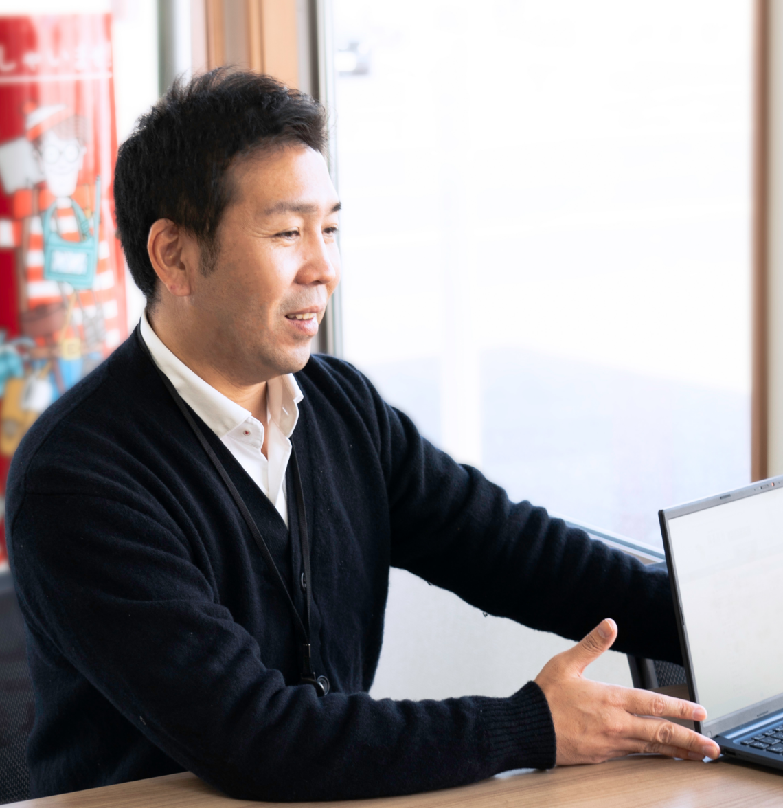スーツを着た男性の画像